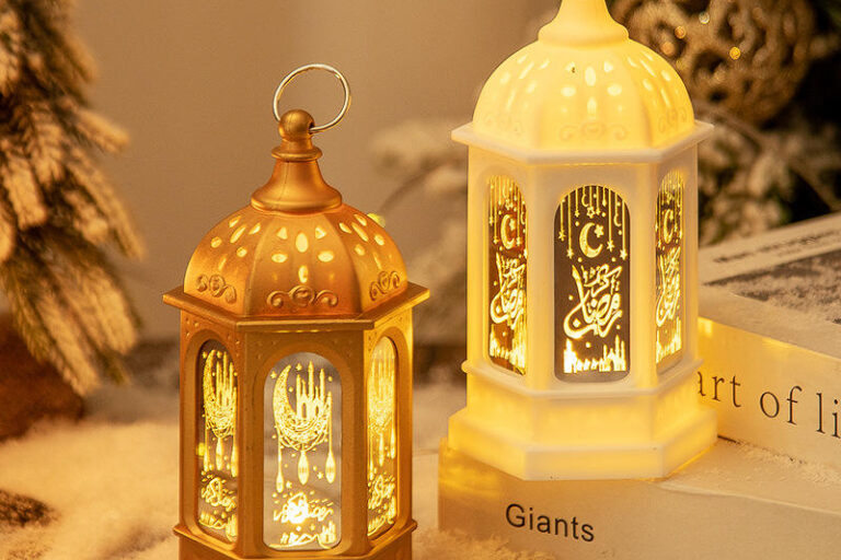 Moroccan decorative hanging mini lantern