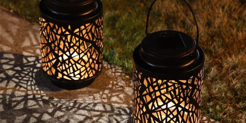 Metal Hanging Solar Lantern with Handle